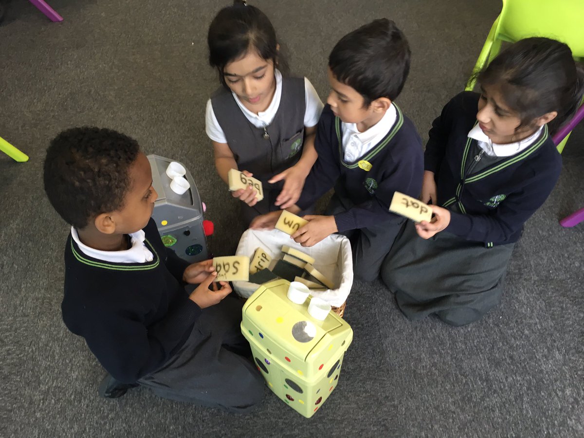 Phonics screening preparation is in full swing this morning and Year 1 are working extremely hard with their phonics activities! Well done Class 3 and 4! 💚 #phonics #year1 #obbandbob #buriedtreasure #phonicsscreening <a href="/OliveTreeBolton/">Olive Tree Primary</a>