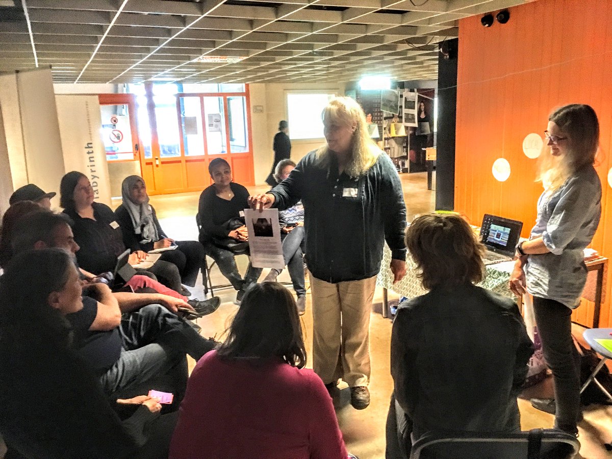 Paganhill, Great Britain had a bad reputation. Nevertheless,
within two years, Paganhill developed into a community where
people want to move to!  The highlights and challenges were discussed during #popeldag in Utrecht.