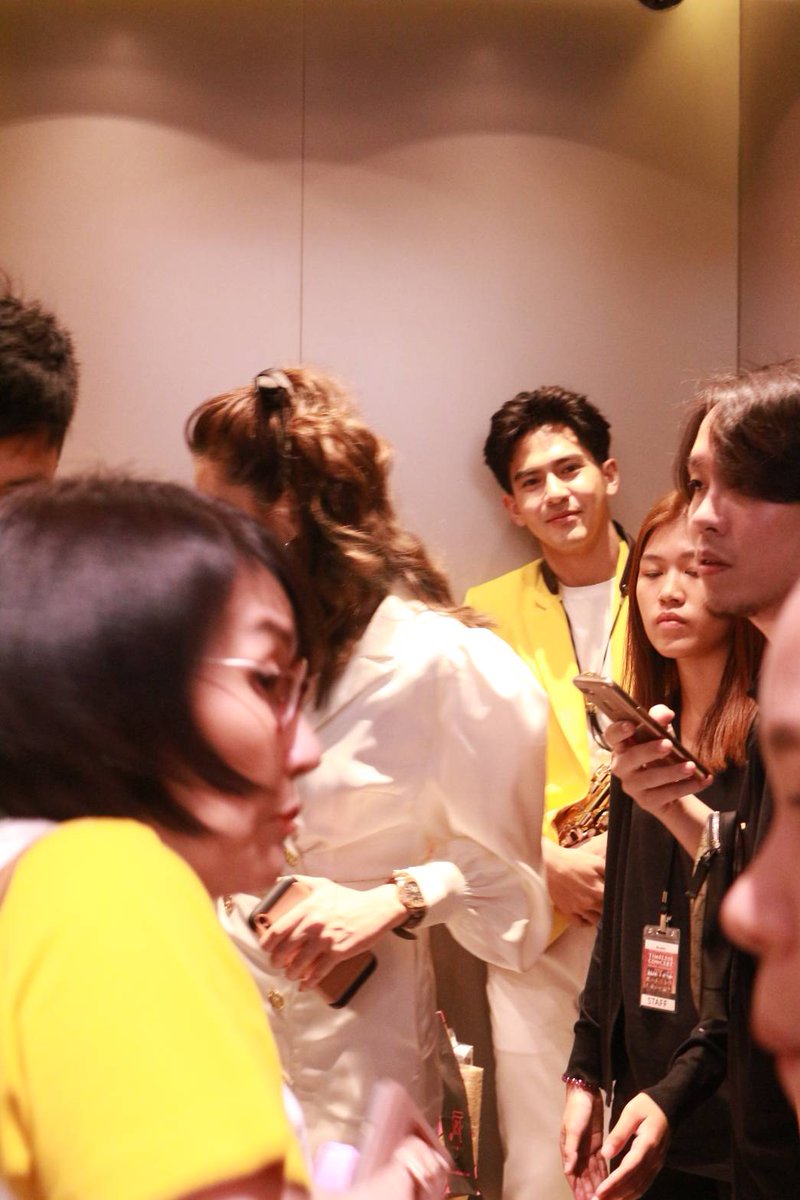 LUPP24's tweet photo. นาทีนี้ขอจิ้นคุณพงศกรกะป๊าและม๊านชได้ไหมสายตาคือละมุนเกินนน
#เต้ยเชียร์ #cheerny14 #toey_pongsakorn https://t.co/aPXT0zisxz