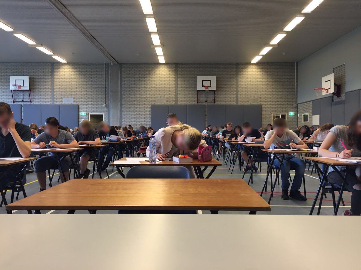 De schoolexamens zijn in volle gang. Hoe fijn is het als die  plaatsvinden in een sportzaal waarin de akoestiek perfect geregeld is. #eindexamens #nostress #sportzaal #akoestiek #allgym #sportzaalpanelen, alles conform de norm van <a href="/nocnsf/">NOC*NSF</a>.