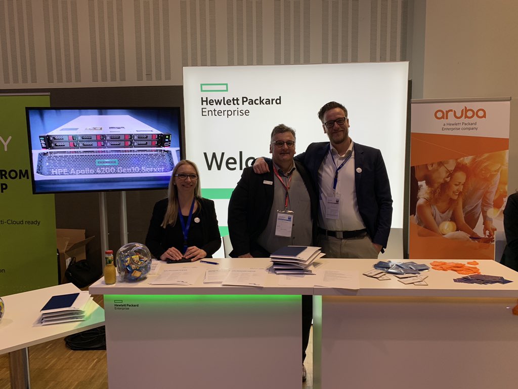 cp_mueller's tweet photo. Ostwestfalen unter sich #xUT2019 @computacenterDE @HPE https://t.co/ZSdRMMyOCN