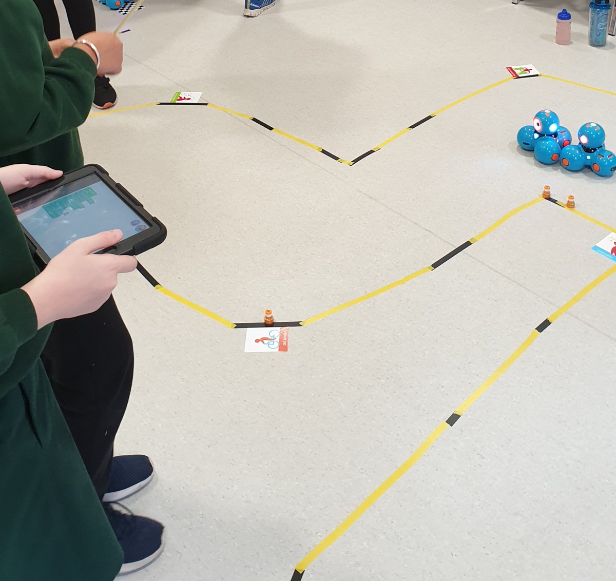 jmccloskey88's tweet photo. @BELFASTSOUTH1 racing robots for #OFOD @PwC_NI @claremckeever_ @JamesCorsc @pureculchie @cudibu @aislingmcgibbon @smauel87 @AilisMone #MentalHealthAwareness https://t.co/QZEzJXnZ0K