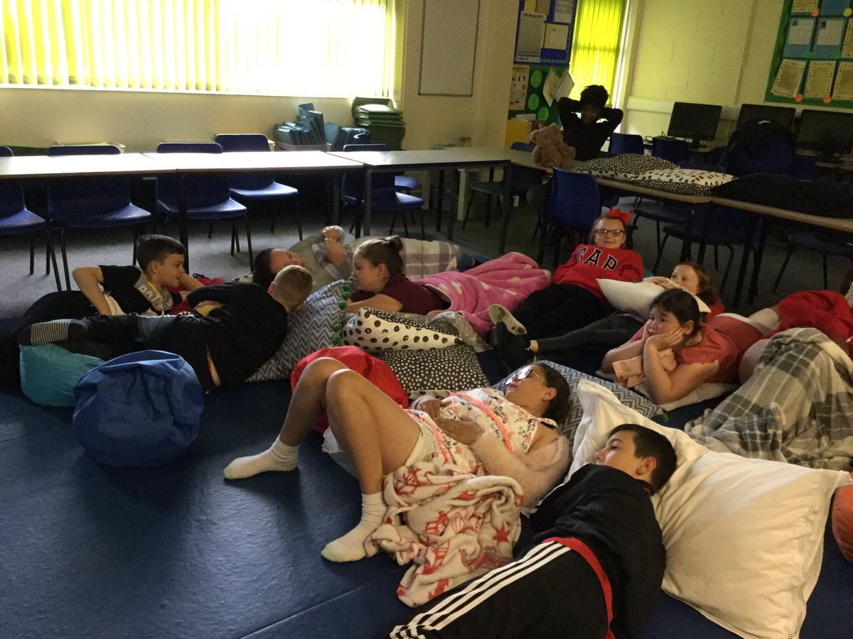 CleeMrs's tweet photo. Chill out day in Yr 6. A treat for the exceptional, positive attitudes they have displayed throughout this week. So very proud!!
@Bowness_Primary https://t.co/aG5thX216p