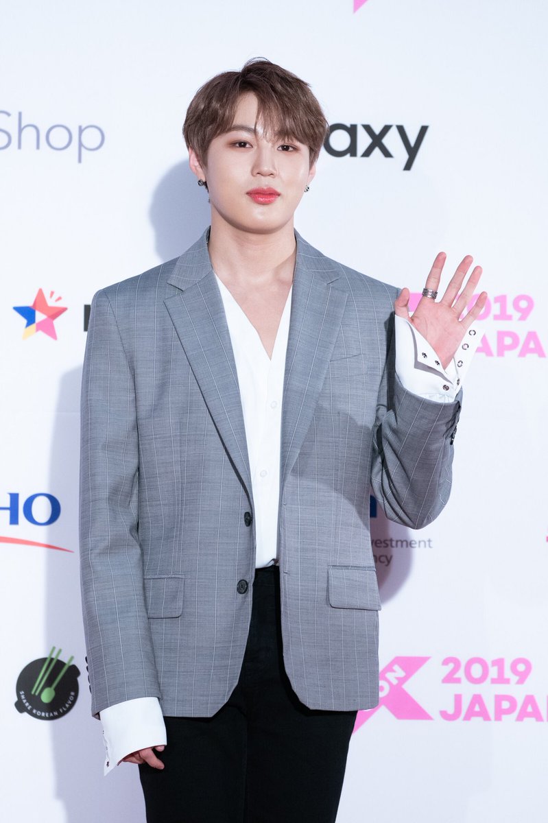 KCON_official's tweet photo. [#KCON2019JAPAN] #THEBOYZ #HASUNGWOON #KIMJAEHWAN #IZONE #REDCARPET
@Creker_THEBOYZ @hsw_officialtwt @KJH_officialtwt @official_izone

#LETSKCON #KCONJAPAN #KCON https://t.co/nSb8FFwCCO