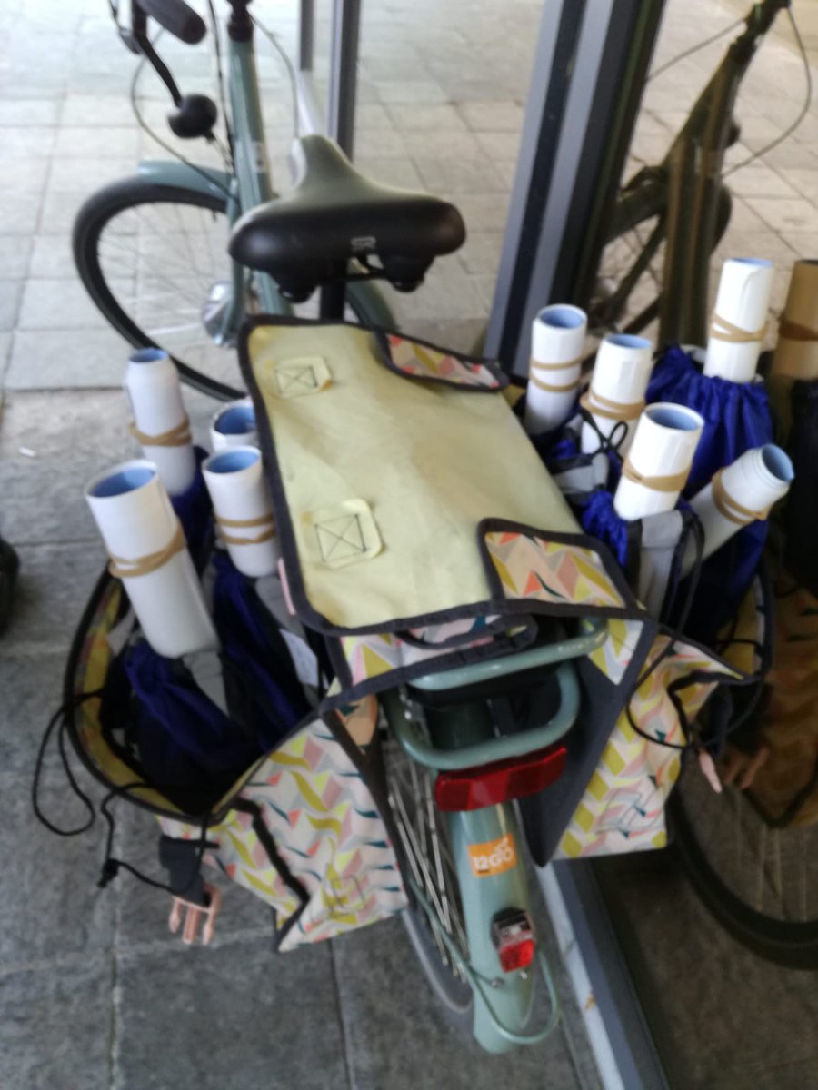 Pak hem beet nog een week of 9 voordat de Zomerschool Utrecht haar deuren weer opent. De voorbereidingen zijn in volle gang en de eerste aanmeldingen zijn al binnen :-) 
Gisteren per fiets het promotiemateriaal rondgebracht. Lees hier ons blogje daarover.
zomerschoolutrecht.nl/aanmelden-zome…