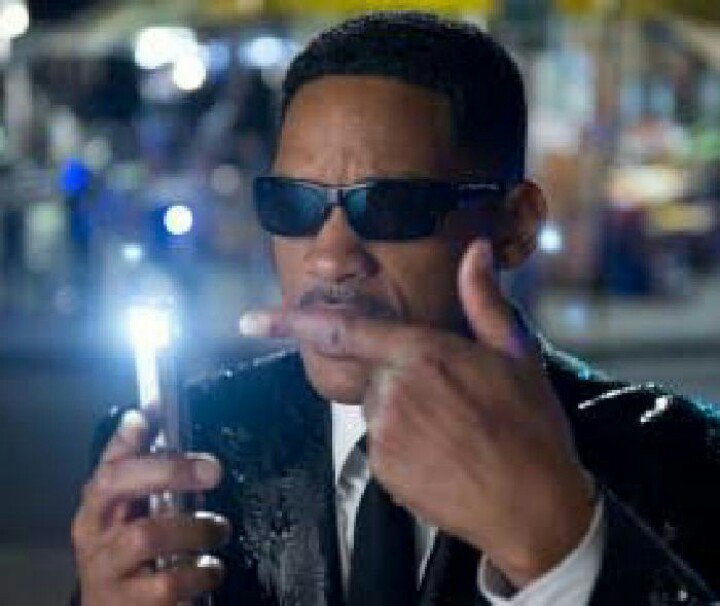 James Bond tweet media