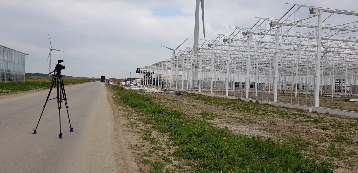 En zo sta je in Dinteloord te filmen voor <a href="/_Florensis/">Florensis</a> Het mooie van het filmvak is dat je op plekken komt waar je normaal niet bij stilstaat.

Een middagje meekijken hoe kassen worden gebouwd? Ja, graag 😁