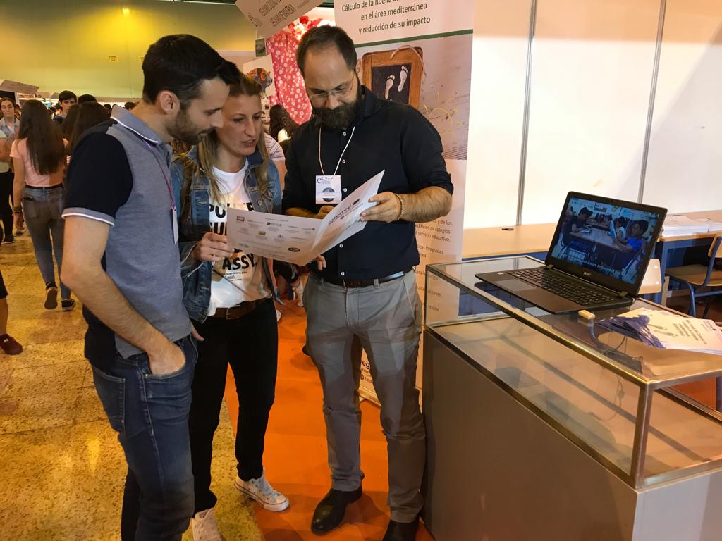COIIAOC (@industrialesand) on Twitter photo Estamos a tu disposiciรณn para resolver todas tus dudas hasta las 19 horas #EduFootprint #COIIAOC <a href="/FeriaCiencia/">Feria de la Ciencia</a> Estamos a tu disposiciรณn para resolver todas tus dudas hasta las 19 horas #EduFootprint #COIIAOC <a href="/FeriaCiencia/">Feria de la Ciencia</a>