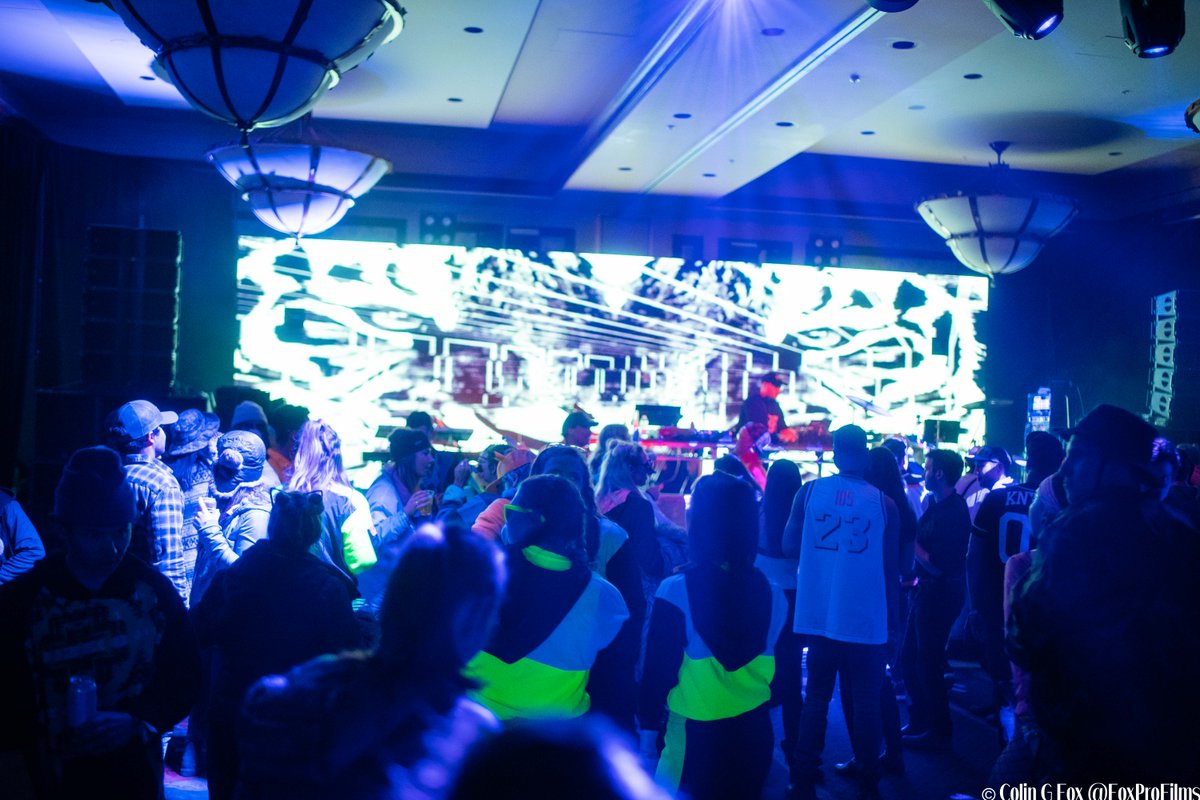 wearemidfieldco's tweet image. Flashing back to crazy fun (&amp;amp; crazy costumes) at @snowbombingcan hosted at @SunPeaksResort.

We were there for an interactive #ClientActivation, there's nothing better than seeing a project come to life right in front of your eyes, and it gets even better when the crowd loves it!