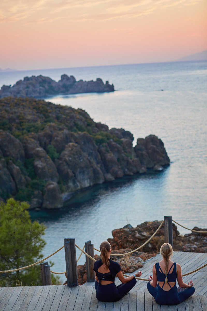 bodyism's tweet image. Be Kind to Your Mind ✨Follow the link below for a rundown of our favourite mindfulness apps to help support your mental wellbeing:
bit.ly/2YuPCTq
#Bodyism #BeKindToYourself #MentalHealthAwarenessWeek