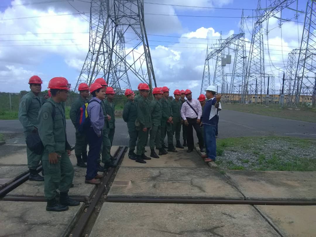 escpetro_electr's tweet photo. Salida de campo de ELECTRICIDAD  a la Sub Estación El Furrial - Moron -Santa Barbara .XXIX CURSO DE PETRÓLEO -ELECTRICIDAD @LopezVargasR @cegnb @Karolymg @ALIDAOT https://t.co/dh7xQ9DMEk