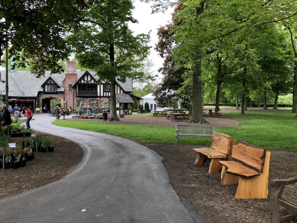Have a seat in local history with these Akron Tree Benches at Stan Hywet, created by Kontur Wood Works for Art x Love (@mythstatus) and the <a href="/playakron/">@PLAY</a> project.
🌳🎨❤️✨ 
<a href="/stanhywet/">Stan Hywet Hall & Gardens</a> <a href="/knightfdn/">Knight Foundation</a> #artxlove #knightcities #AkronTreeBenches #konturwoodworks #makehistory