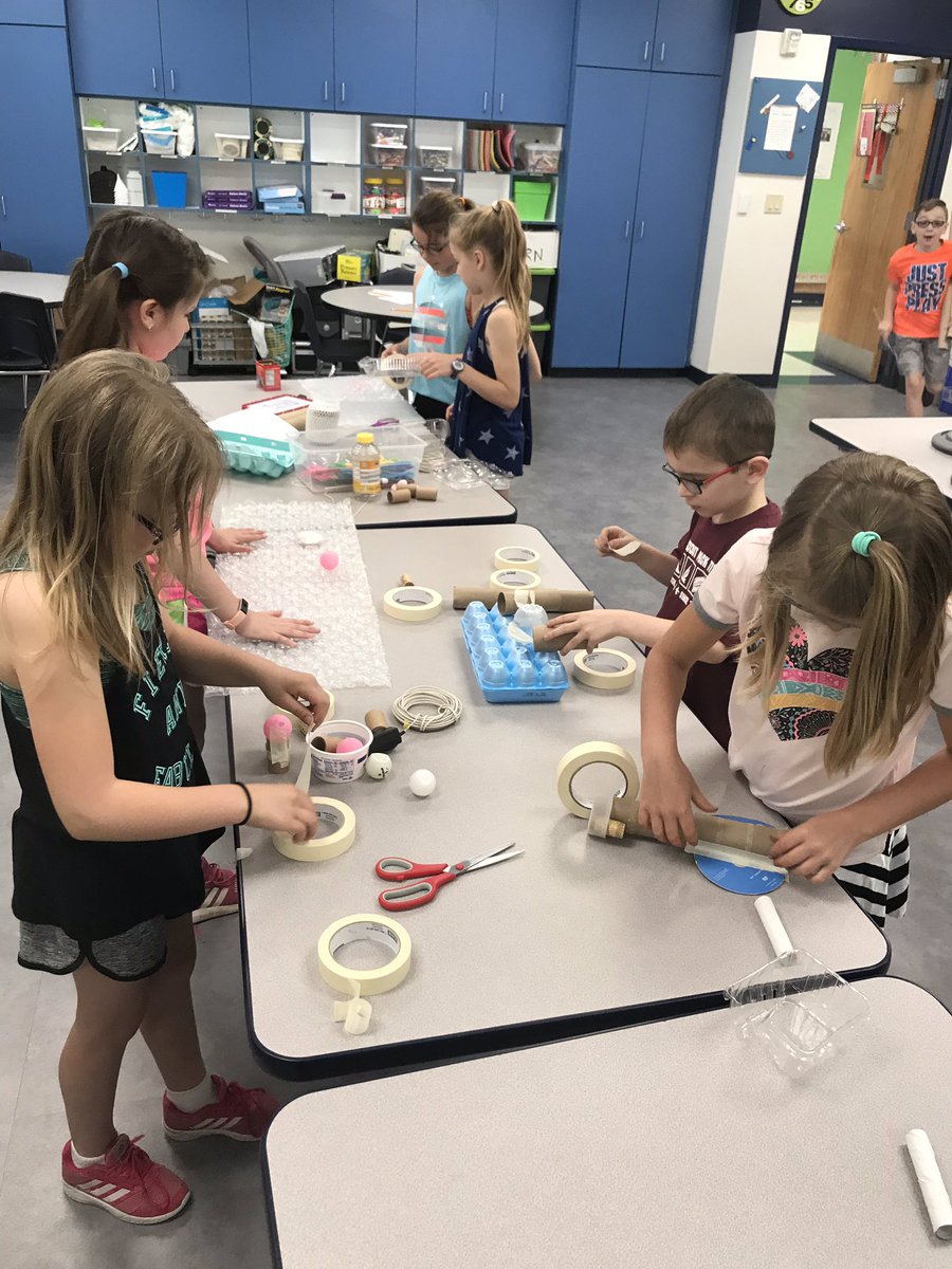 MrsHarms4thELA's tweet photo. Happy Last Friday of the School Year!! We are celebrating by spending some time in STEM Room! #CreationStation #RSDSTEM https://t.co/cBJXXXM4Ps