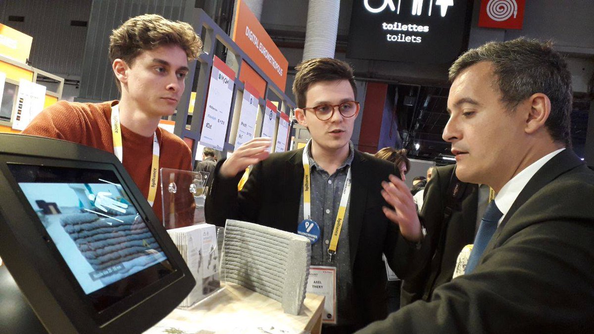 serrenumerique's tweet photo. [#VIVATECH] Le Ministre de l'Action et des Comptes Publics @GDarmanin en visite sur le stand H50 de la Région @hautsdefrance à #VivaTech2019 ! L'occasion pour la team #Constructions3D de présenter leur activité ! #impression3D #beton #innovation #serrenumerique https://t.co/AIKb701XgX