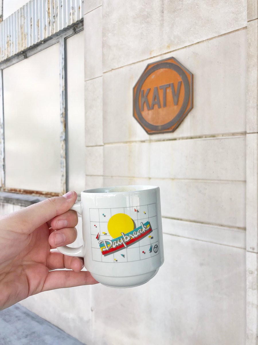 kaitlynlevenson's tweet image. What a great find at the Salvation Army! ⤵️☕️