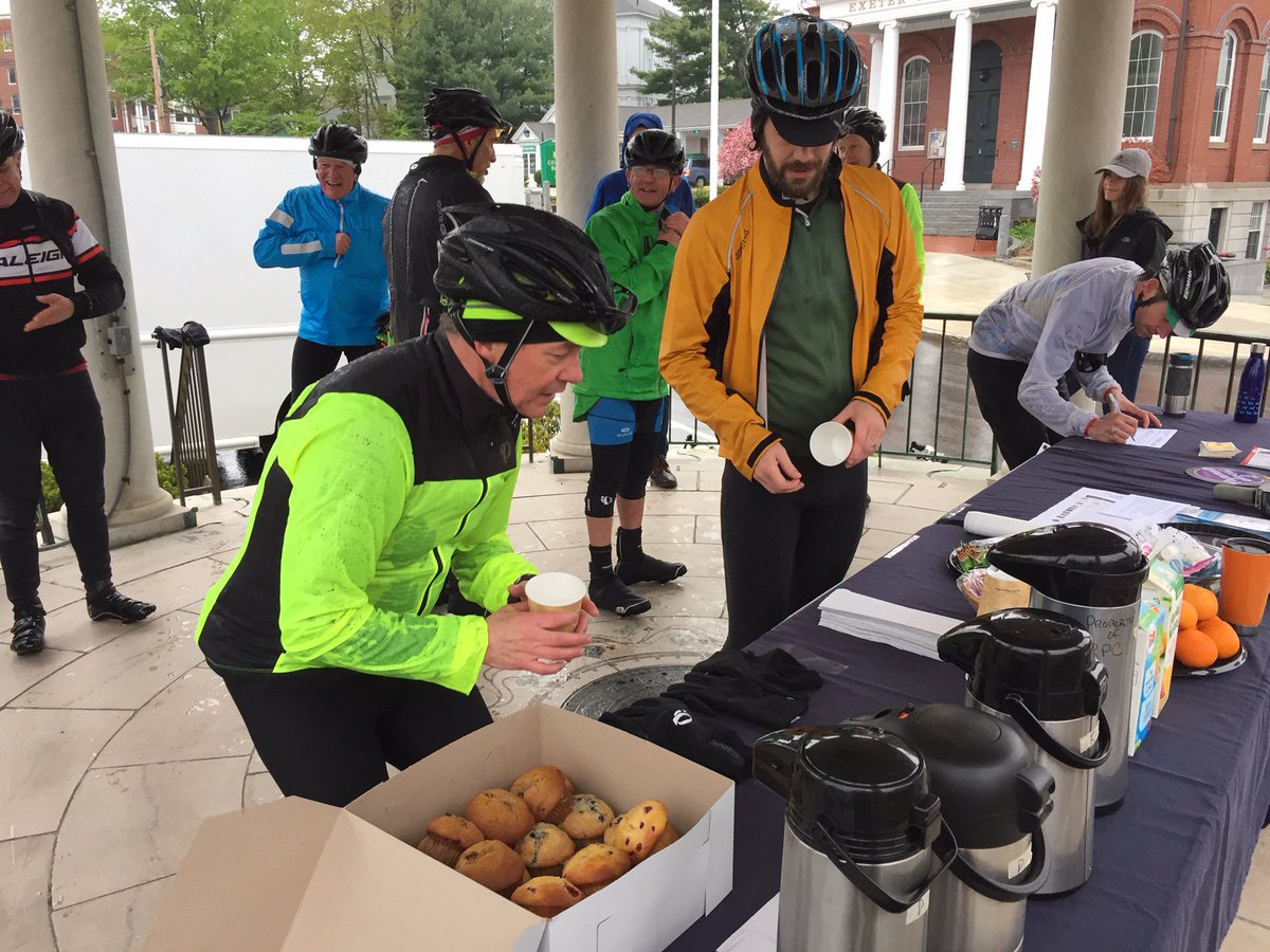 CommuteSmart_NH's tweet photo. Weather was a little dreary, but still a good showing at Exeter's breakfast for Seacoast Bike&Walk to Work Day. Let’s hear it for weather-resistant commuters! #SmartCommuteTheRoute #CommuteToWin https://t.co/4erku30Ons