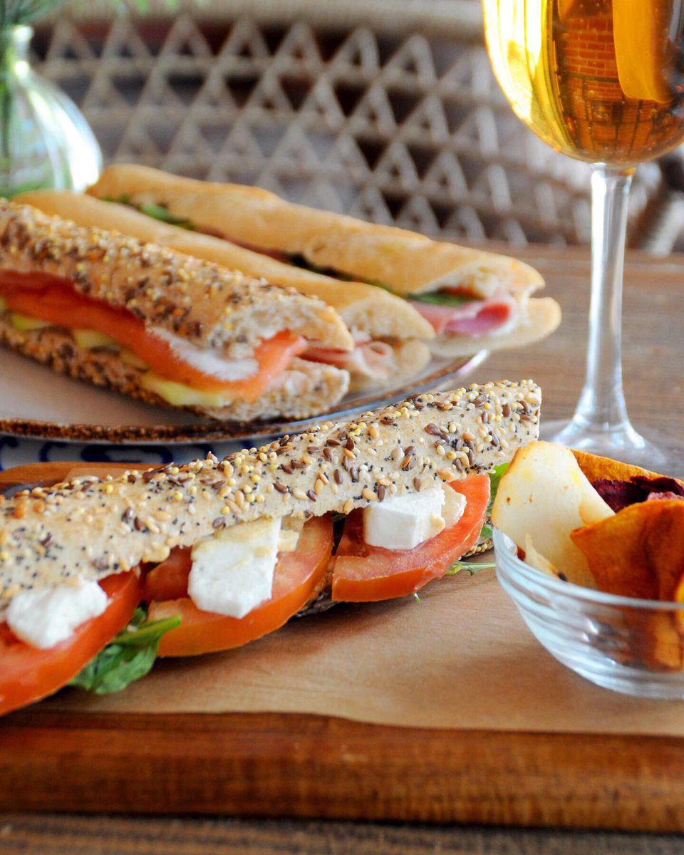 Porque no siempre tiene que apetecerte algo dulce pero queremos que puedas venir a Mamá Framboise y comerte algo rico, nuestros bocadillos son una fantástica opción👌🏻