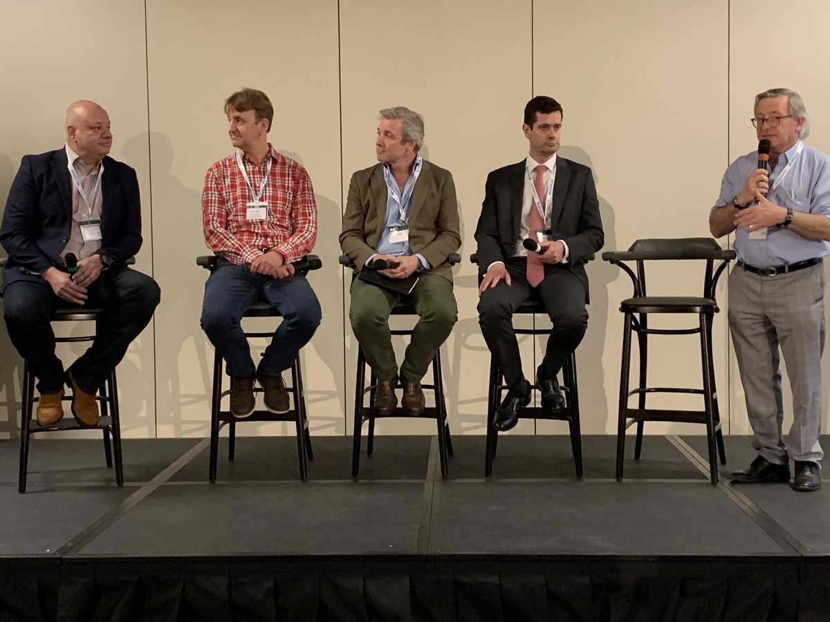 bp_timmy's tweet photo. Mello Panel session @Carmensfella #versarien #progressiveresearch #Stockopedia @MelloEventsUK @paulypilot #Mello2019 https://t.co/BIw6W2pwXG