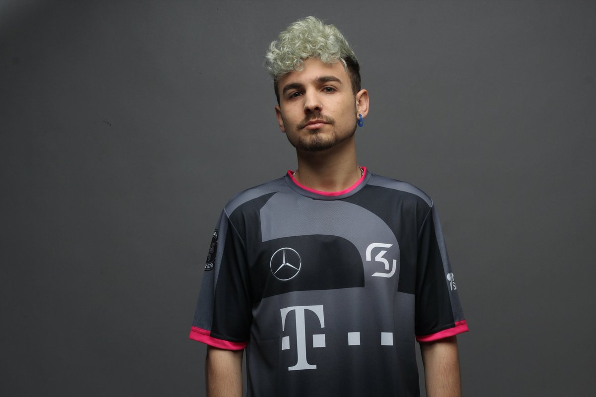 Feliz de poder anunciar por fin mi incorporación al pedazo de equipo <a href="/SKGaming/">SK Gaming</a> . Vamos a demostrar  que somos los mejores. ¡VAMOS EQUIPO! #RUNSKG #SKWIN 

Happy to announce that i am joining to a big team like <a href="/SKGaming/">SK Gaming</a> . We will show everyone how strong we are. #SKWIN #RUNSKG