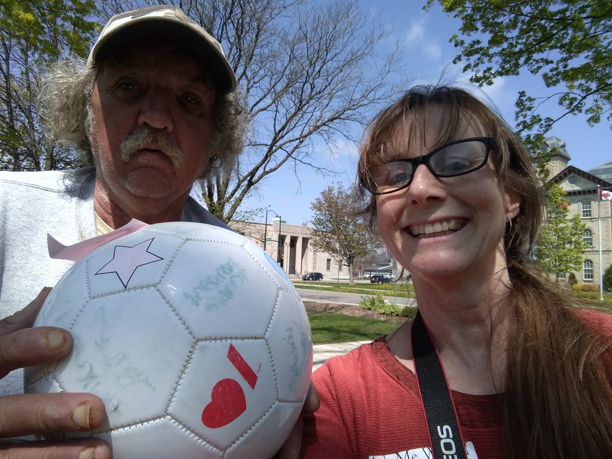 ComLivingBrant's tweet image. Its a beautiful day in the neighbourhood... for some soccer! Passed the ball left behind by a team with this fine fellow! #NearanddearDT