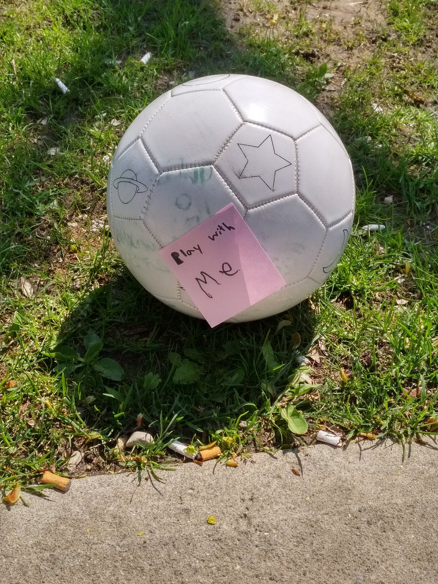 ComLivingBrant's tweet image. Its a beautiful day in the neighbourhood... for some soccer! Passed the ball left behind by a team with this fine fellow! #NearanddearDT