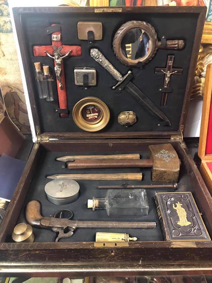 吸血鬼退治セットwwwこんなんホントにあったんだｗｗｗ