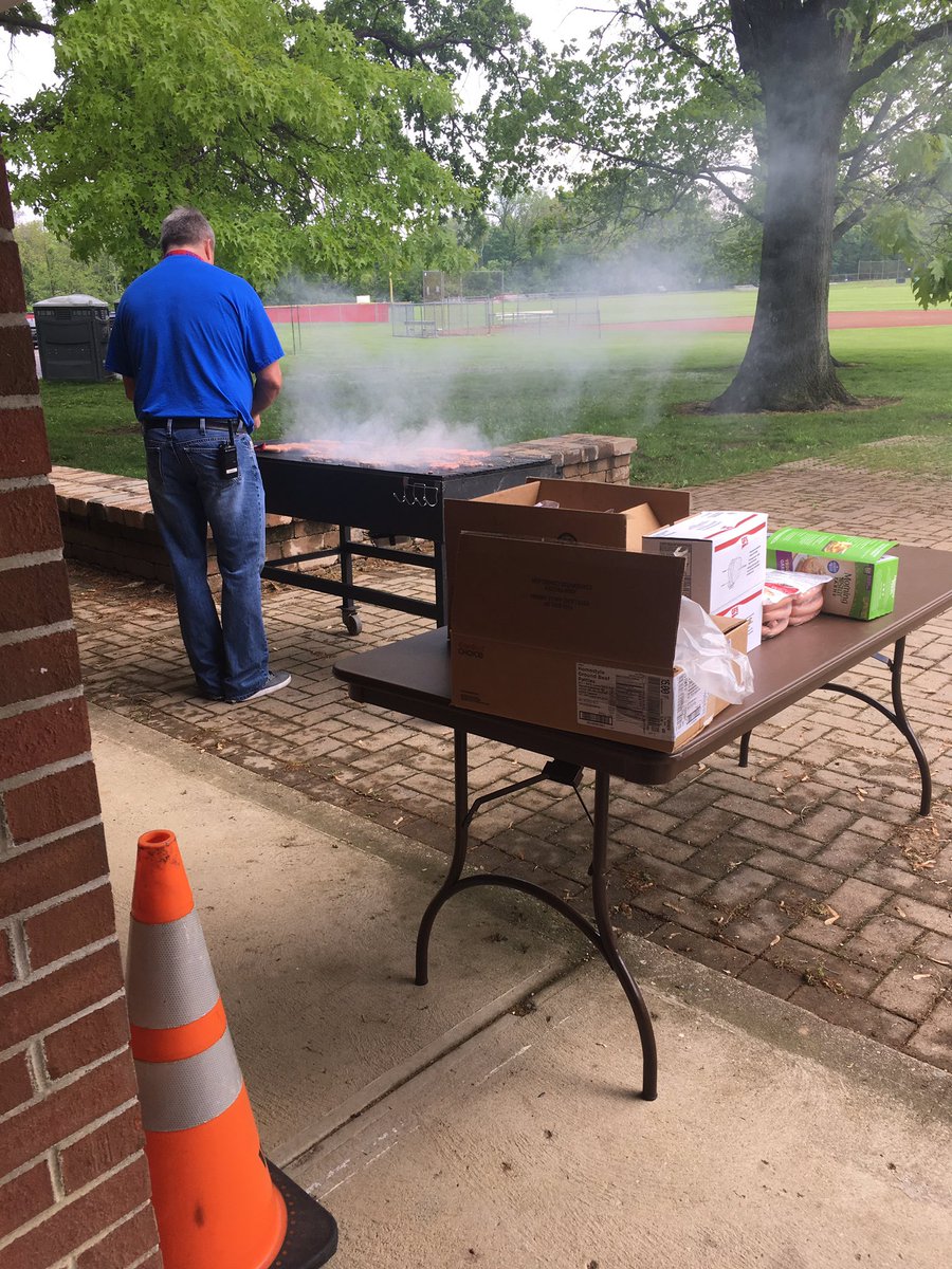 TWHS19's tweet photo. Successful graduation practice &amp; senior picnic too!! T-MINUS 2 DAYS https://t.co/YkrIypJYKj