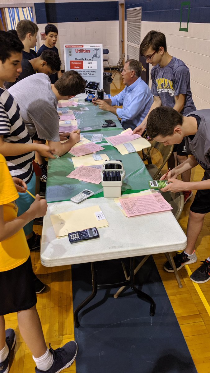CFmiddleschool's tweet photo. We appreciate having some of our Copley-Fairlawn CSD Board Members volunteering with the #cfms8grade @FourCitiesComp Reality Day simulation! #cfmspride #cfmscareer https://t.co/CKhaq0smz4
