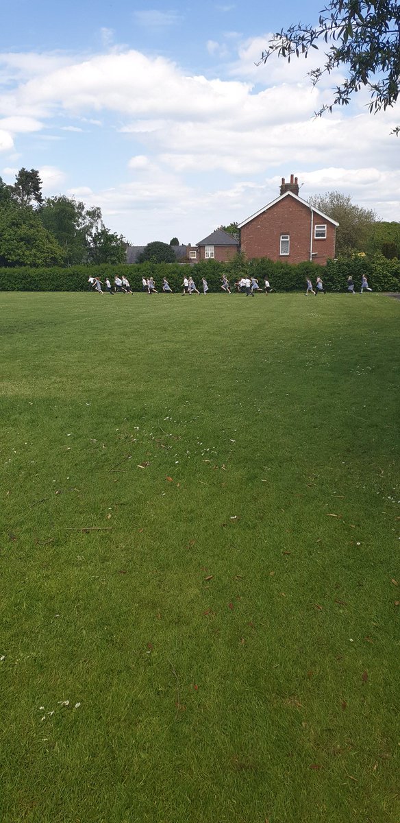 StAndrewsCoE's tweet photo. 3ST loved doing their run today! #DailyMileMerseyside #MilesOfSmiles https://t.co/NkdBn19tC0