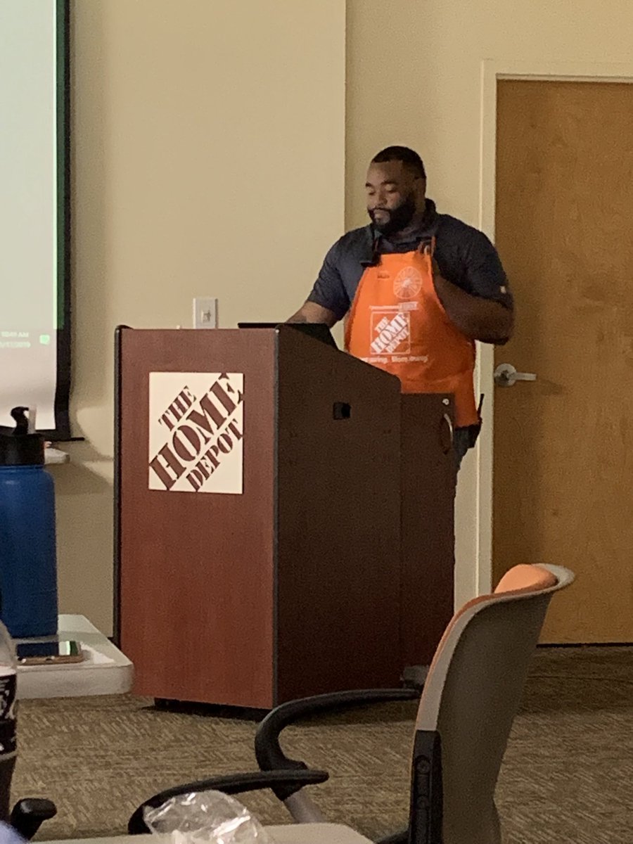 THD_RDC5086's tweet photo. AGM Mike Grandberry taking time to develop our leaders via a lunch and learn #DevelopYourTeam #BuildYouSkills https://t.co/luJb5g4mJh