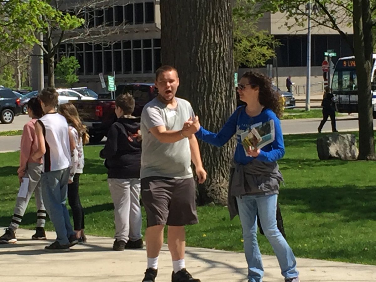 beccapauls's tweet image. Feels good to talk to our neighbours  #nearanddear #brantford