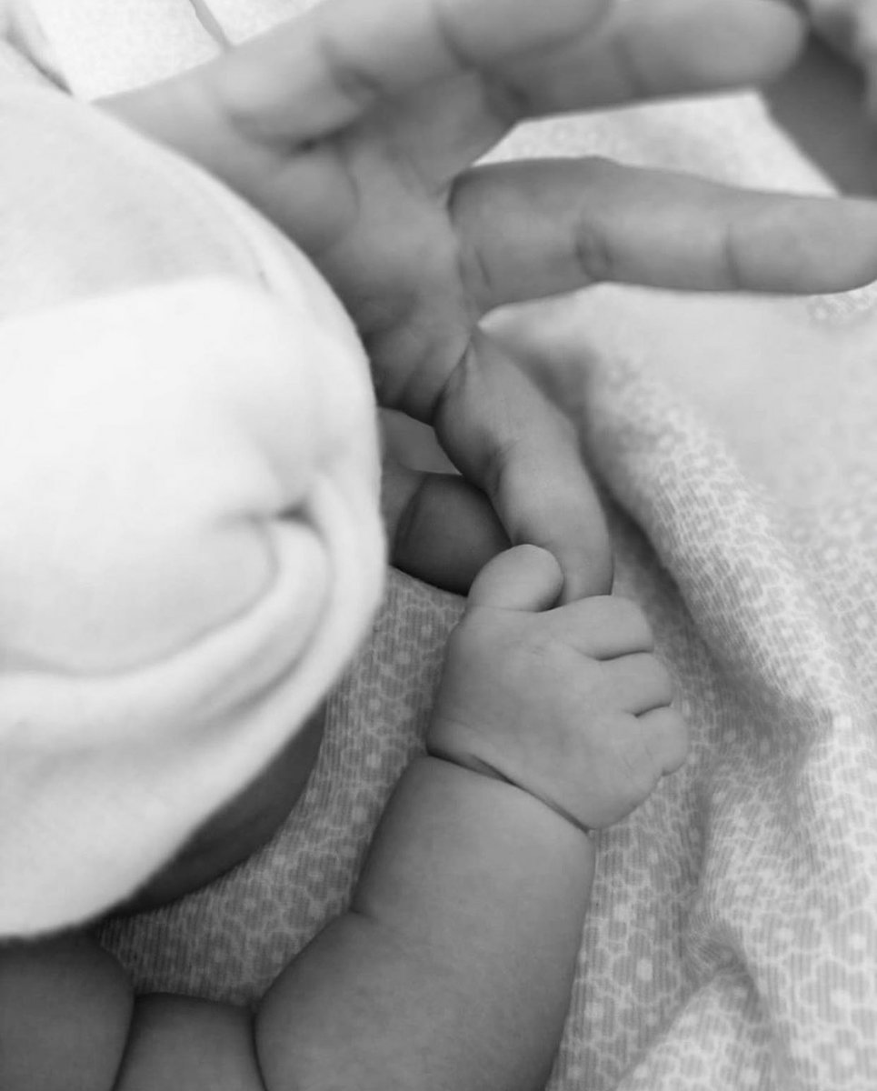 ¡Bienvenida Inés! Cómo han cambiado las cosas desde que nació tu hermana Jimena, hace ya 12 años y Paula, hace 13. Ahora hemos podido estar juntitas desde que has nacido, piel con piel.

Gracias a todos por vuestros mensajes de cariño. Estamos muy bien, y felices ☺️ #YaSomos5