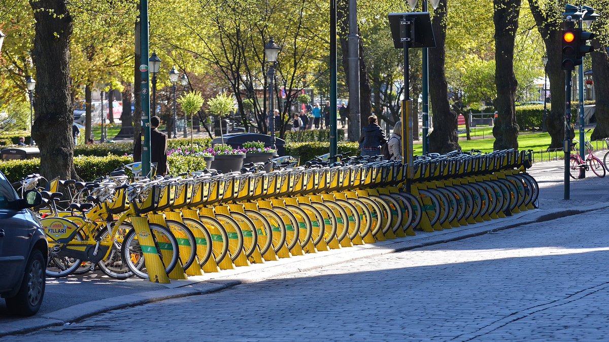 Sp3rryn's tweet photo. Just love the @HOKElanto @HSL_HRT #citybikes. Great way to get around in @myhelsinki https://t.co/31u10TxxPW