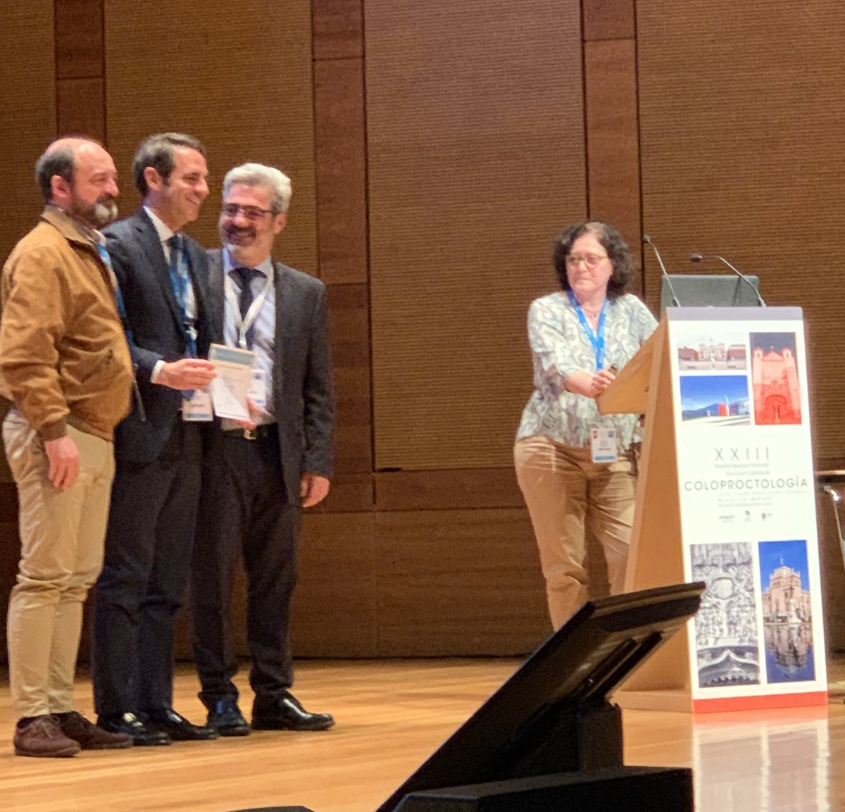 Curro_Blanco's tweet photo. ¡Disfrútala @VVigorita y aprende mucho con @aandiko1 !
#formacion #endoscopia #rnaec2019 @AECP_FAECP https://t.co/mq8Vg3OuwN