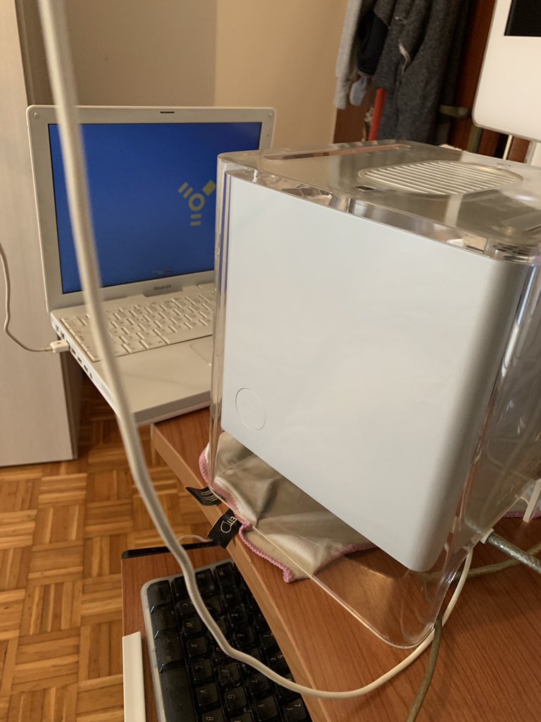 Ric_iDex_1996's tweet photo. Just installed #MacOSX 10.5 Leopard on my #PowerMacG4Cube by using #iBookG4’s #ComboDrive (as the #G4Cube’s DVD-ROM doesn’t support #DualLayerDVD) via #TargetDiskMode & #LeopardAssist
#Power_Mac_G4_Cube #Mac_OS_X_10_5 #OSX #OS_X #Mac_OS_X #PowerPCG4 #SteveJobs #Macintosh @Apple https://t.co/ghJmlUTSai