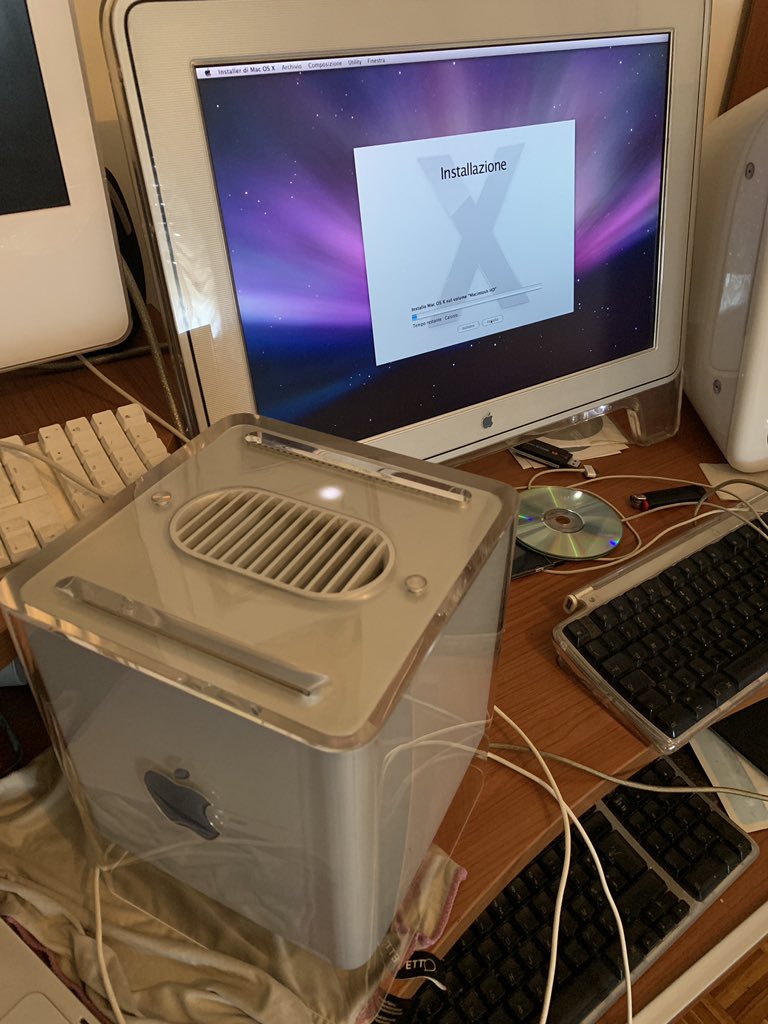 Ric_iDex_1996's tweet photo. Just installed #MacOSX 10.5 Leopard on my #PowerMacG4Cube by using #iBookG4’s #ComboDrive (as the #G4Cube’s DVD-ROM doesn’t support #DualLayerDVD) via #TargetDiskMode & #LeopardAssist
#Power_Mac_G4_Cube #Mac_OS_X_10_5 #OSX #OS_X #Mac_OS_X #PowerPCG4 #SteveJobs #Macintosh @Apple https://t.co/ghJmlUTSai