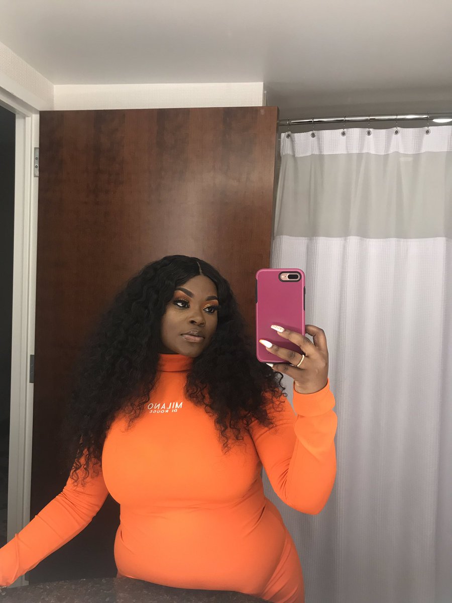 MylifeasKayla_'s tweet image. i turned 19 on May 12,2019🎉🥵
🥳😍 #photoshoot #bombaf #makeup