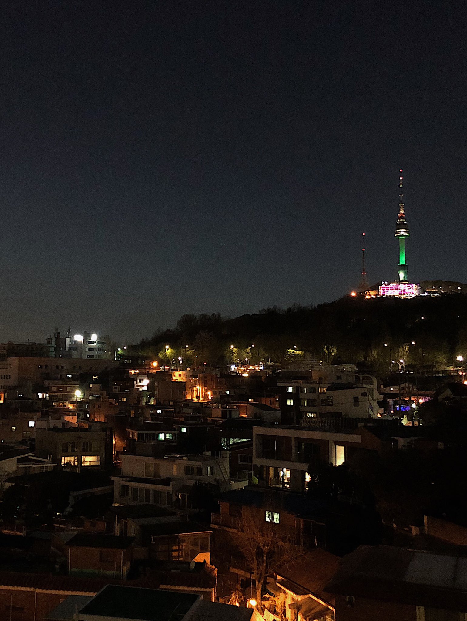 D6xN3VFV4AAs9er.jpg:large