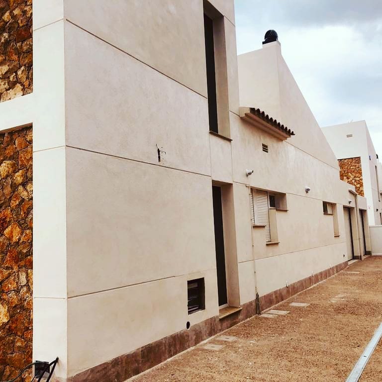 ecoplana's tweet photo. Nuevo proyecto finalizado🏠. Obra realizada en #Benicasim 🏖. Acabado con mortero de cal y fracasado rústico. 
#viviendaunifamiliar #profesionales
https://t.co/VUJcRiqjCs https://t.co/R6iFtVOlim