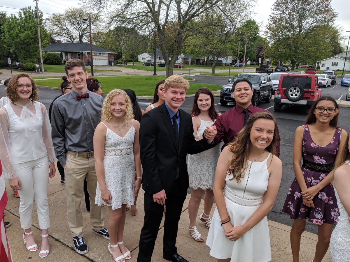 We_are_PC's tweet photo. Class of 2019 ready for PCHS Honors Assembly to begin https://t.co/6pZxKA7MnN
