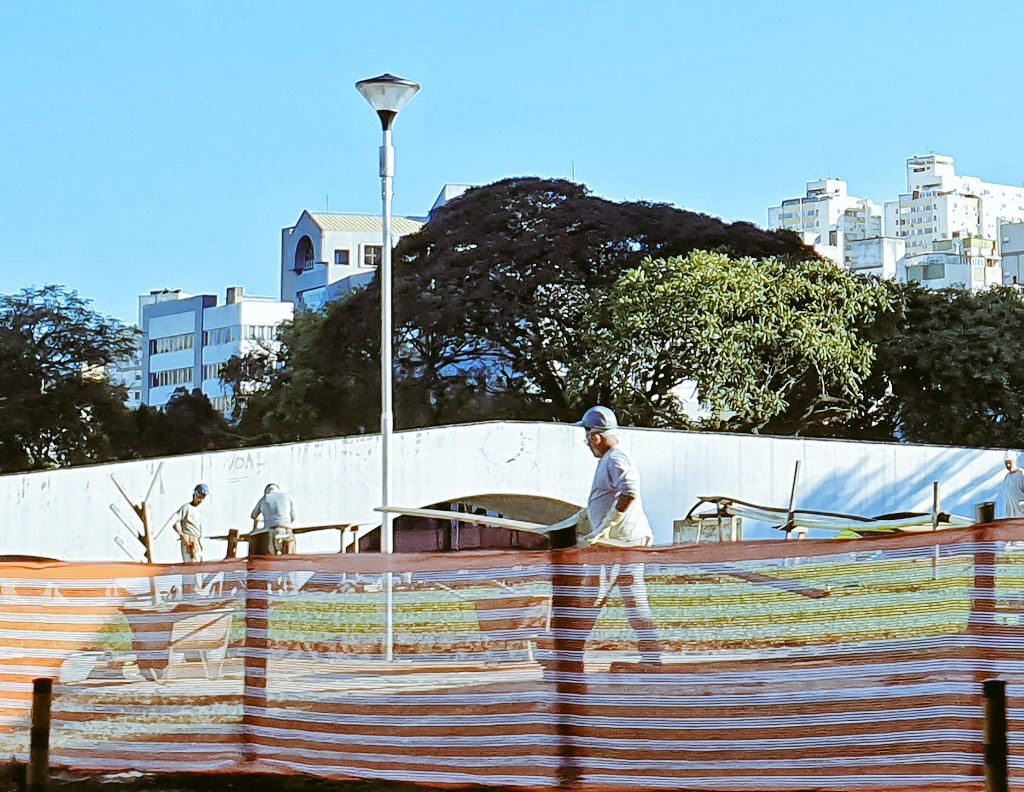 D6xPVX2XkAItmN2.jpg:large