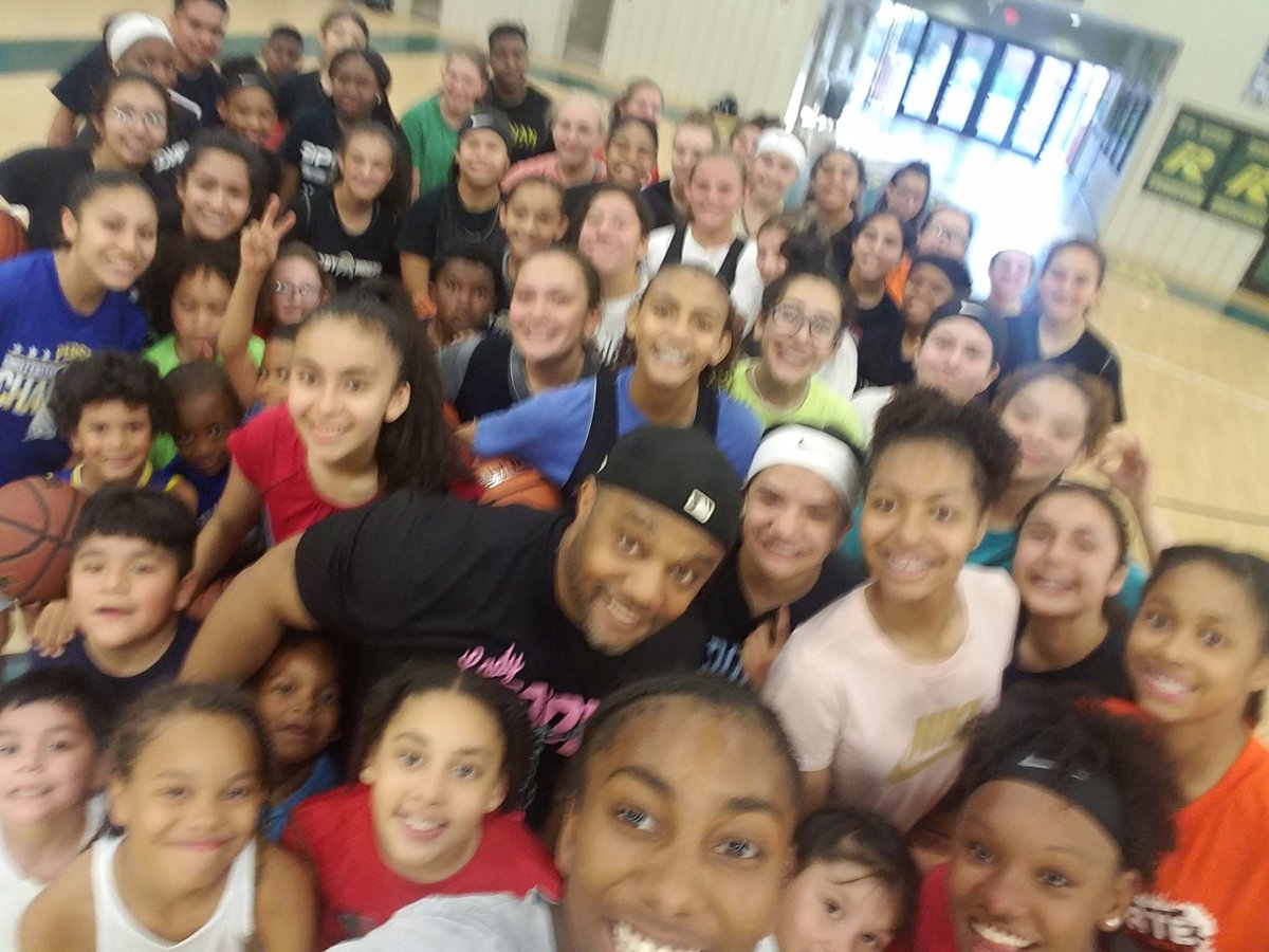 SALadyHoops CULTURE is amazing. GYM was electric last night, older girls worked with the young girls. positive reinforcement, motivation, tough but constructive criticism but UNCONDITIONAL LOVE.  Little LH wished the Big LH luck. I Couldnt stop smiling. NOBODY wanted to leave.