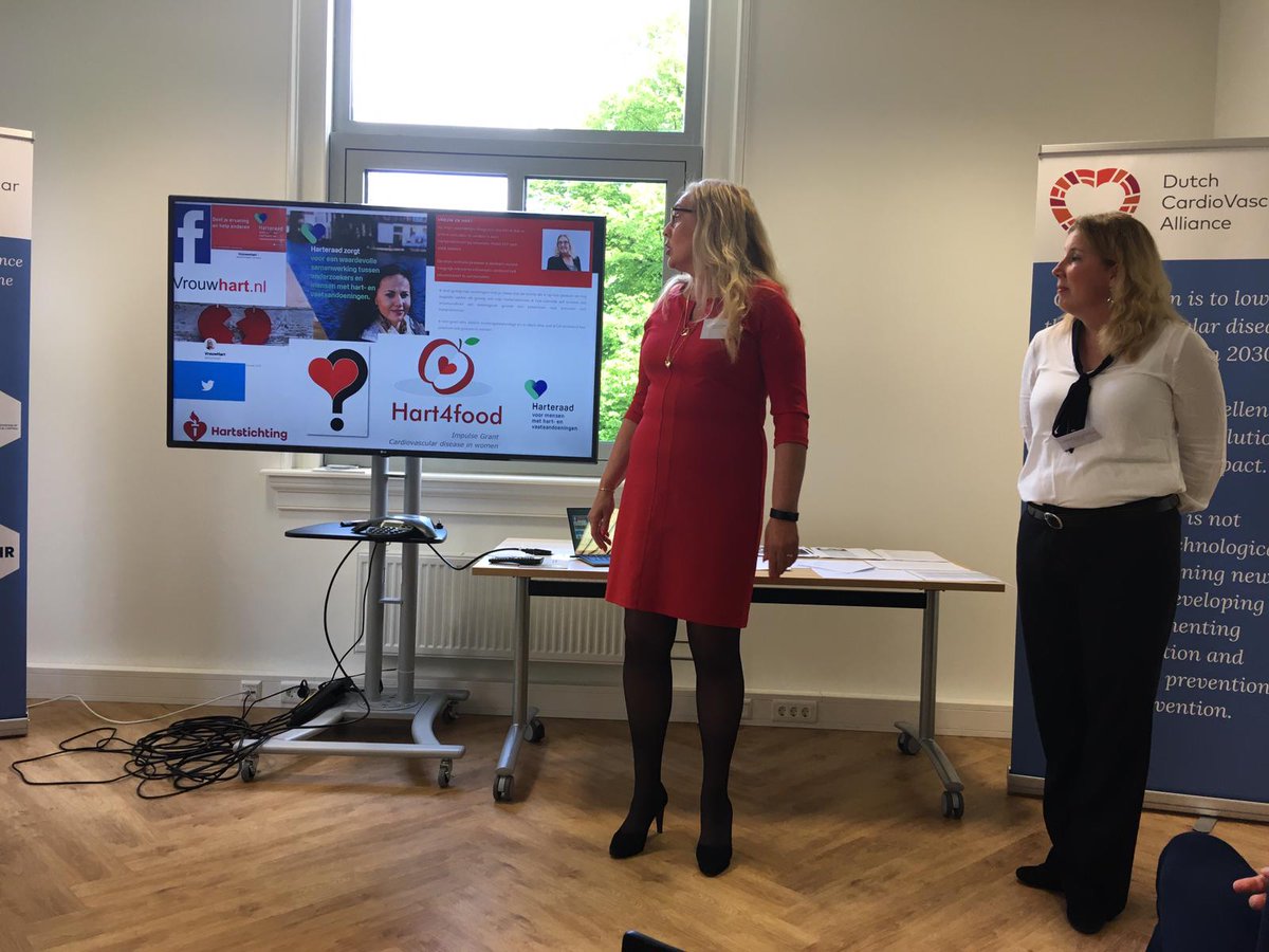 ‘2 vrouwelijke Harteraad vrijwilligers, 2x een misdiagnose. Zij vertellen hun verhaal aan zorgverleners en onderzoekers voor meer bewustwording, tijdens bijeenkomst man-vrouwverschillen en toekomst vd cardiovasculaire zorg. Georganiseerd door <a href="/Hartstichting/">Hartstichting</a>, <a href="/NVVC_/">NVVC</a> <a href="/ZonMw/">ZonMw</a>