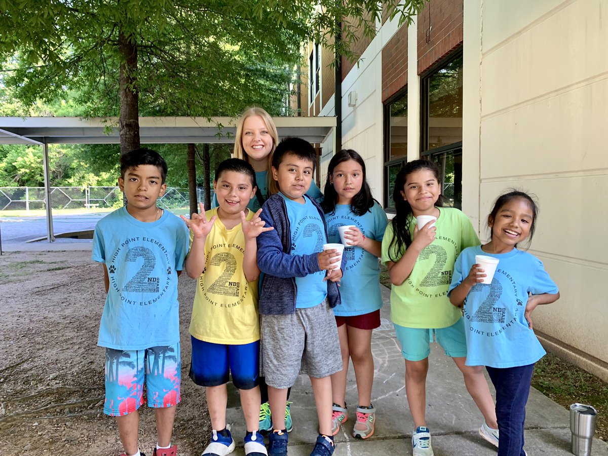 MsMitchell_SpEd's tweet photo. Field day fun @HighPointFCS !! https://t.co/69qOI4wAPC