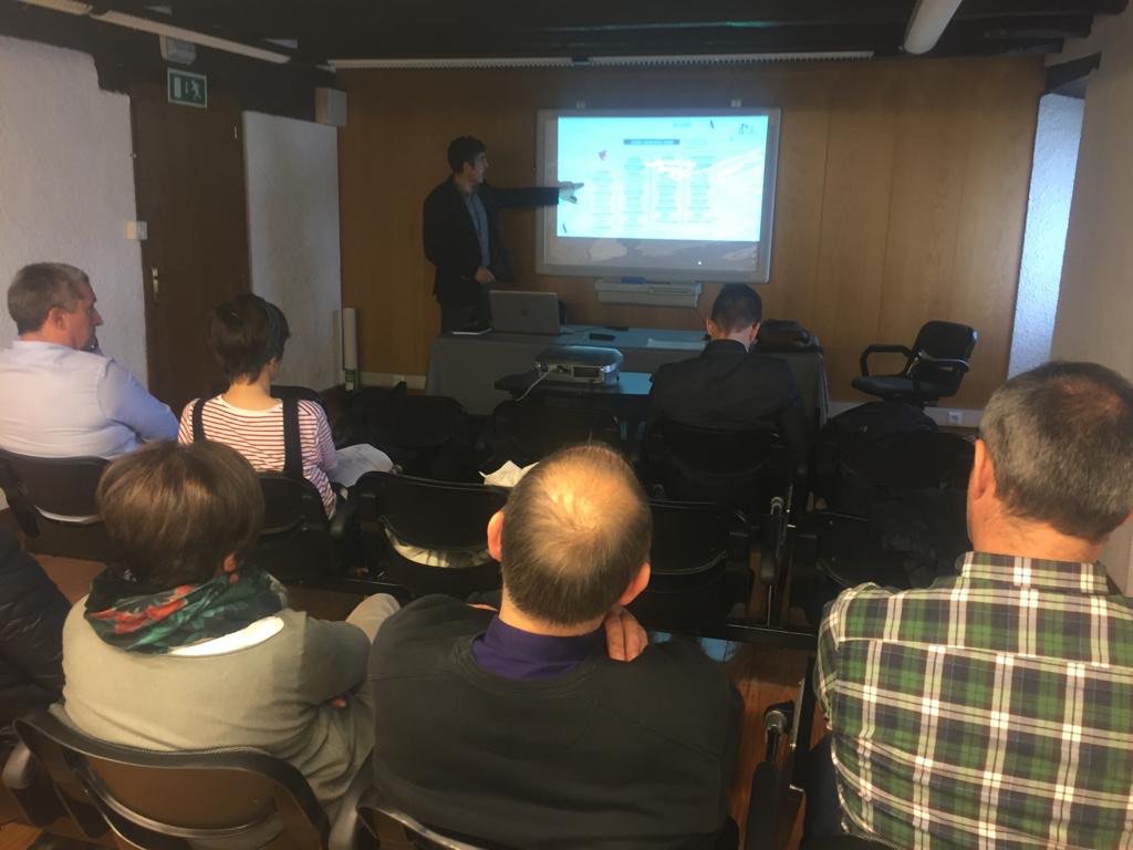 ASEnergia's tweet photo. Hoy, en las jornadas de eficiencia energética en parques industriales, presentando la #compracolectiva de electricidad con @EmpreSEA.
#gestión #gastoenergético #energía #empresas #pymes 
#SPARKS @grupospri @tecnalia #FEAF https://t.co/O05h51Zr5T
