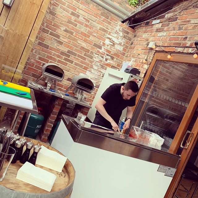 Pizza served all weekend! Come and try our specials, Gorgonzola and Onion Chutney or Proscuitto and Fig, yum 😋 #pizza #corksout #stocktonheath #winebar #cocktails