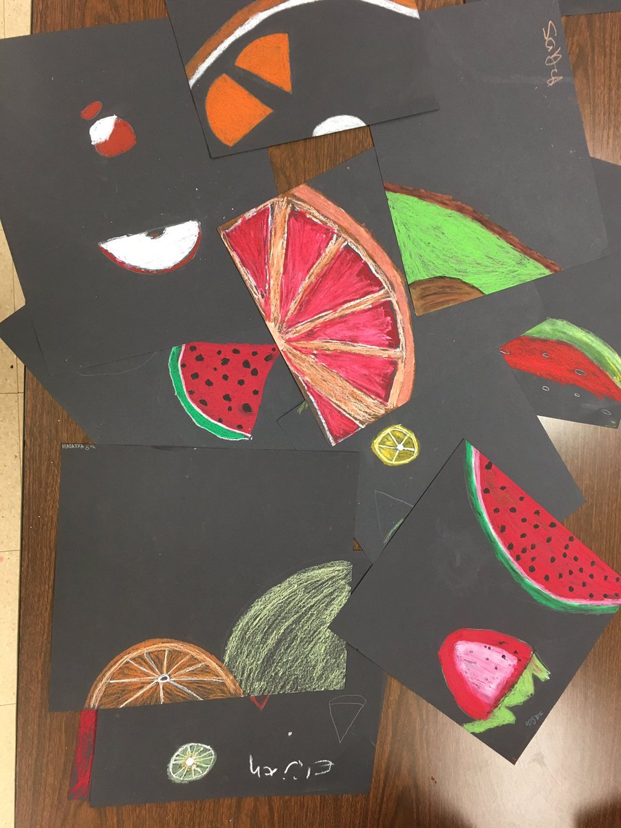 CruzRam2122's tweet image. 5thgrade #fruitstudy @mrsanaanderson @NISDMead @NISD @NISD_FineArts @WeGoPublic @utrgv future art college students