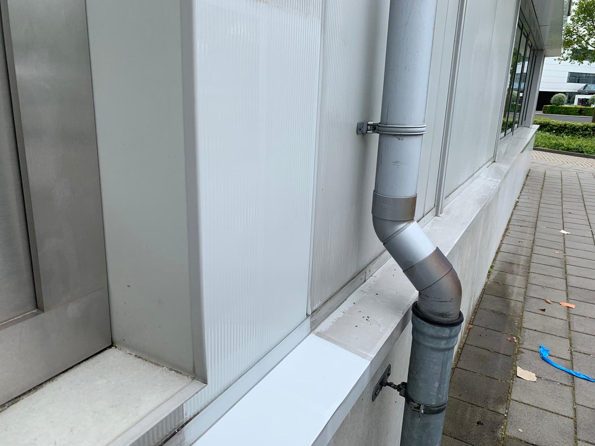 CCPI_BV's tweet photo. Weer een mooie referentieproef! Van vuil en smerig naar mooi schoon en beschermd! #CCP #PreClean #PreCare #schoon https://t.co/2QmElDRUWk