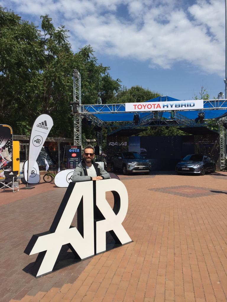 EHcars's tweet photo. Bozcaada’nın muhteşem parkurunda koşmaya geldik.

#Bozcaada #Toyota #RAV4hybrid #CorollaHybrid #adidasbozcaadayarımaratonu #adidas #recoderunning #bozcaadayarımaratonu #hibrid @bozcaadamaraton @Toyota_Turkiye @Berkan_Bayram https://t.co/bStWydzg77