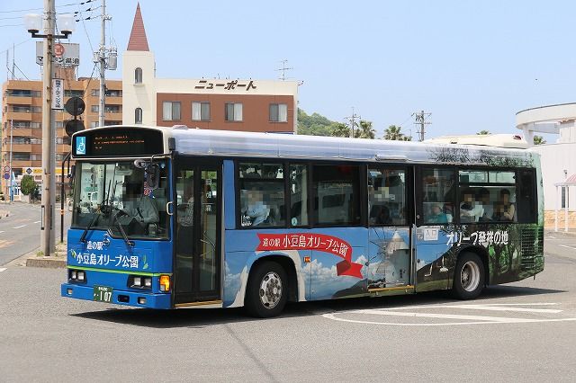 O Xrhsths やんたけ Sto Twitter 先日の収穫より 小豆島オリーブバスのhr Gwしかも瀬戸内国際芸術祭開催中で小豆島 は観光客で溢れかえり 路線バスも続行便が出るほどでした